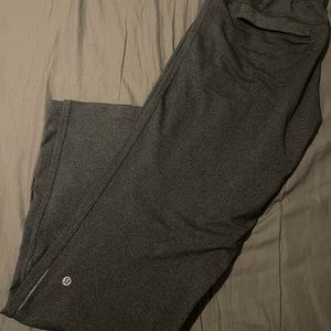 lululemon men Large pants. They have no rips or stains in amazing condition.